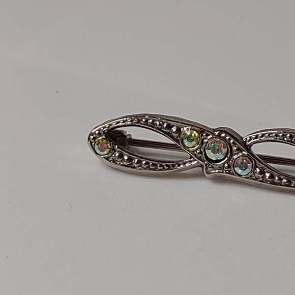 Pretty 2 Inch Silver Tone Brooch - Picture 3 of 10